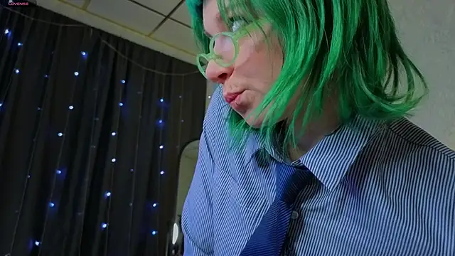 Scarle Whisper online show from 03.28.26