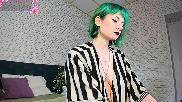 Scarle Whisper online show from 05.18.26