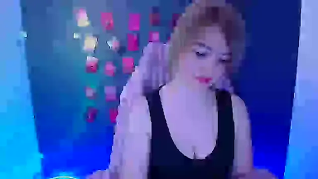 Snapshot of CuttieEmma chatting on 02.14.26 CuttieEmma online show from 02.14.26