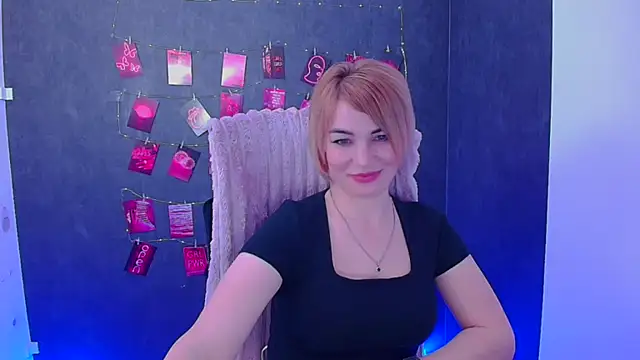 CuttieEmma online show from 04.08.26