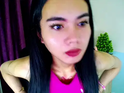 Snapshot of devine_goddess chatting on 02.18.26 devine goddess online show from 02.18.26