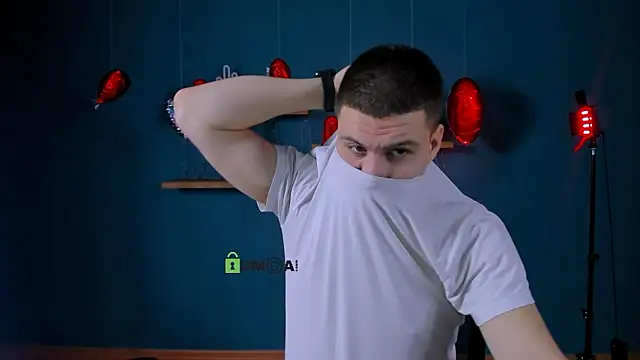 Snapshot of neo_raze chatting on 02.14.26 neo raze online show from 02.14.26