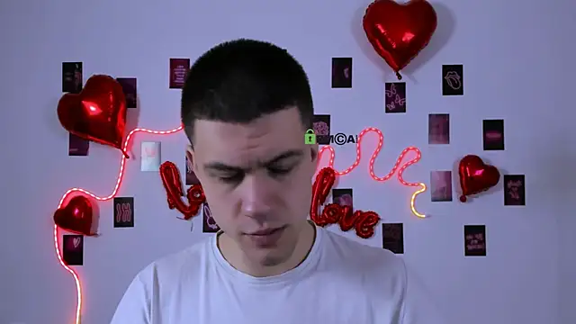 Snapshot of neo_raze chatting on 02.15.26 neo raze online show from 02.15.26