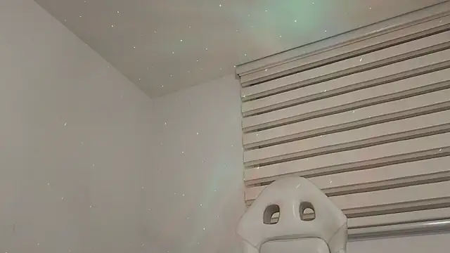 Snapshot of verodeli chatting on 02.14.25 verodeli online show from 02.14.25