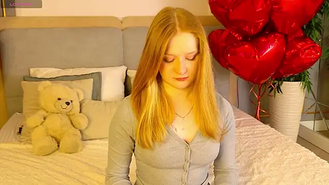 Snapshot of AmandaWatts chatting on 02.18.26 AmandaWatts online show from 02.18.26