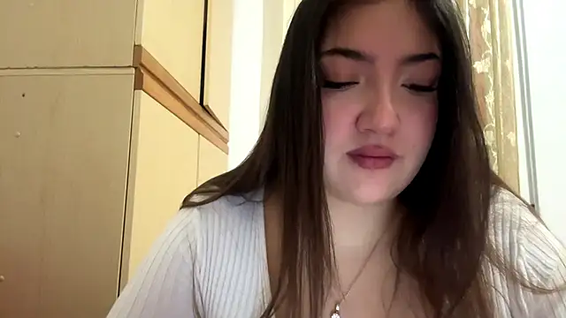 Snapshot of LunaVelix chatting on 02.04.26 LunaVelix online show from 02.04.26