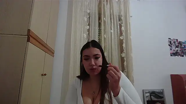 Snapshot of LunaVelix chatting on 02.07.26 LunaVelix online show from 02.07.26