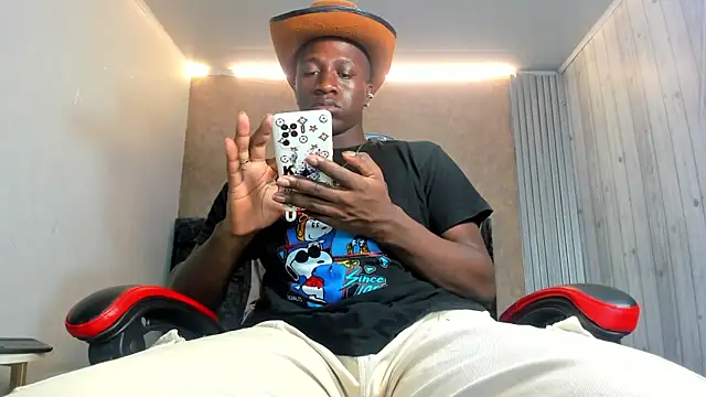 Snapshot of michell_joos chatting on 02.04.26 michell joos online show from 02.04.26