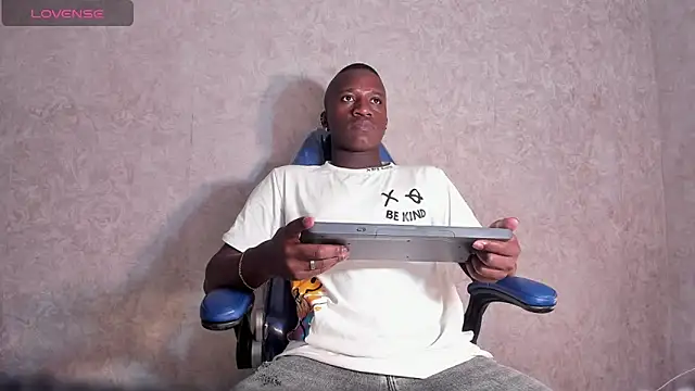 Snapshot of michell_joos chatting on 02.13.26 michell joos online show from 02.13.26