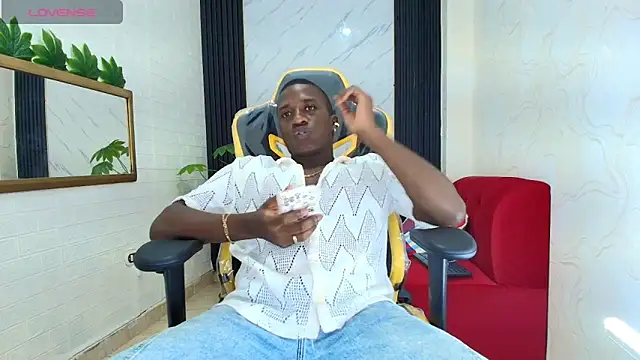 Snapshot of michell_joos chatting on 02.19.26 michell joos online show from 02.19.26