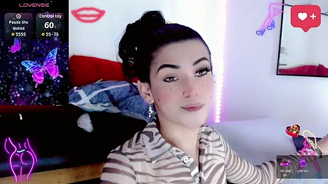 Snapshot of NathalialLooes chatting on 02.14.26 NathalialLooes online show from 02.14.26