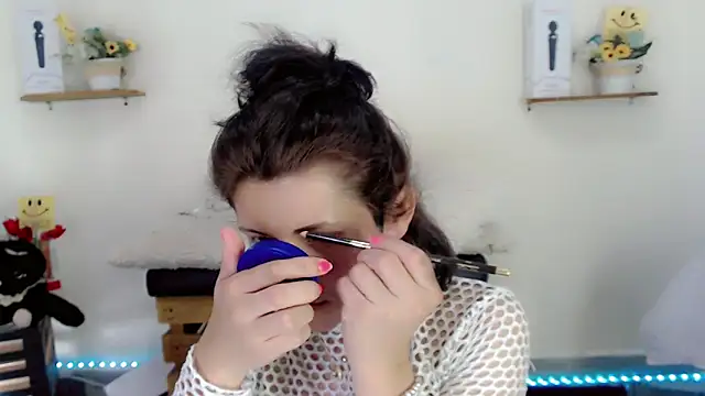 Snapshot of NathalialLooes chatting on 04.14.26 NathalialLooes online show from 04.14.26