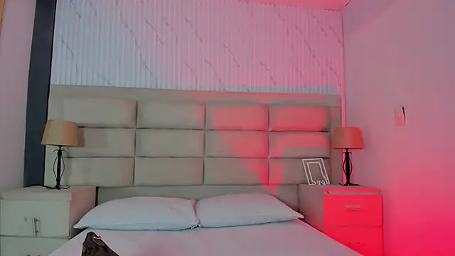 Snapshot of KarelyMitchel chatting on 02.14.26 KarelyMitchel online show from 02.14.26