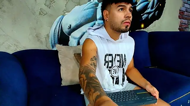 Snapshot of DaveParker_ chatting on 02.07.26 DaveParker online show from 02.07.26