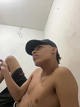 Snapshot of dominick_fran chatting on 02.07.26 dominick fran online show from 02.07.26