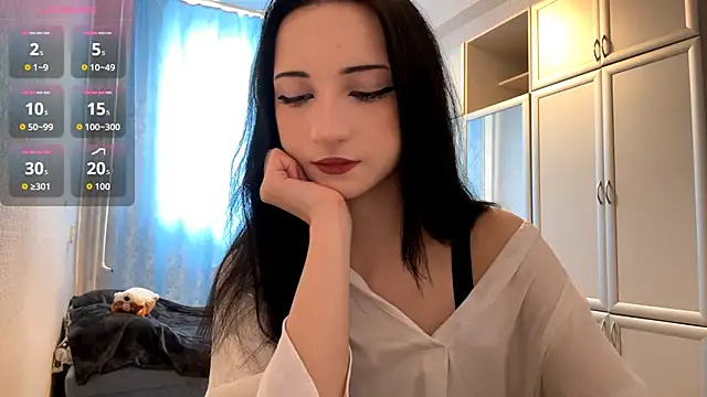 UrBabeLuna online show from 02.02.26