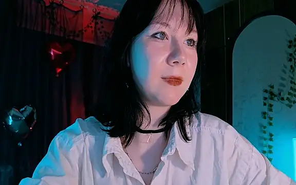 Snapshot of marty_bree chatting on 04.18.26 marty bree online show from 04.18.26