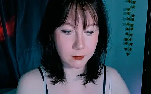 Snapshot of marty_bree chatting on 04.19.26 marty bree online show from 04.19.26