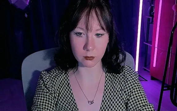 Snapshot of marty_bree chatting on 05.06.26 marty bree online show from 05.06.26