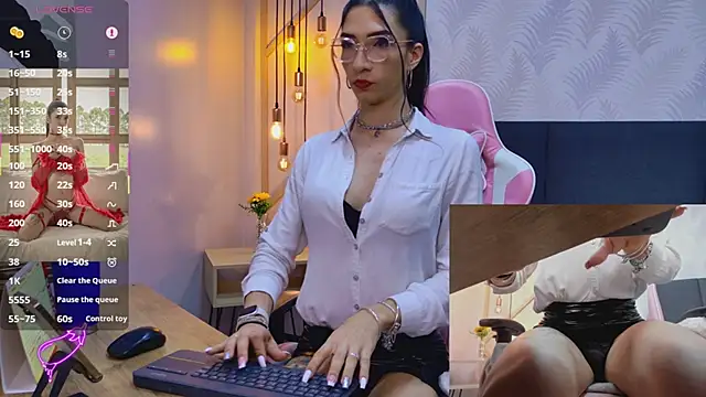 Snapshot of kylliefox_ chatting on 04.25.26 kylliefox online show from 04.25.26