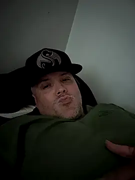 Snapshot of Flyrock69 chatting on 04.14.26 Flyrock69 online show from 04.14.26