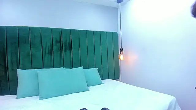 Amber-Horney online show from 04.01.26