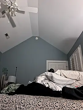 Snapshot of TrndSettr chatting on 02.06.26 TrndSettr online show from 02.06.26