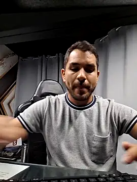 Snapshot of noa_desire chatting on 02.27.26 noa desire online show from 02.27.26