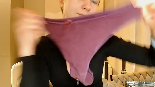 Snapshot of BluueSilk chatting on 01.10.25 BluueSilk online show from 01.10.25