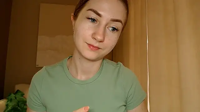 Snapshot of BluueSilk chatting on 01.13.25 BluueSilk online show from 01.13.25