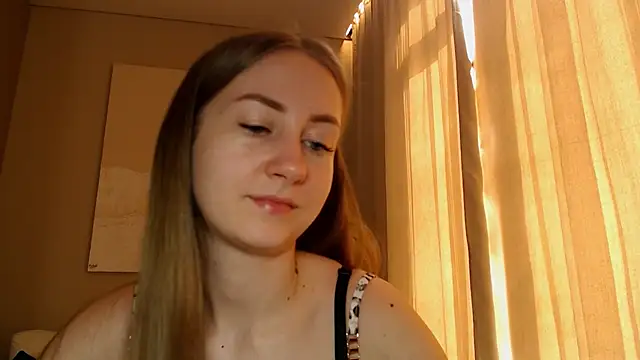 Snapshot of BluueSilk chatting on 01.14.25 BluueSilk online show from 01.14.25