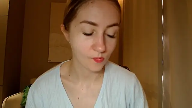 Snapshot of BluueSilk chatting on 01.15.25 BluueSilk online show from 01.15.25