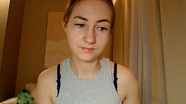 Snapshot of BluueSilk chatting on 01.25.25 BluueSilk online show from 01.25.25