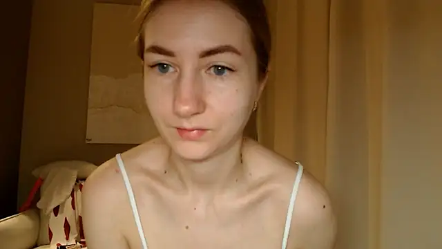 Snapshot of BluueSilk chatting on 02.06.25 BluueSilk online show from 02.06.25