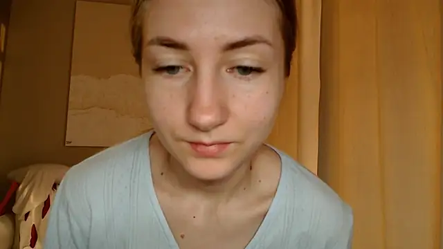 Snapshot of BluueSilk chatting on 02.08.25 BluueSilk online show from 02.08.25