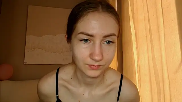 Snapshot of BluueSilk chatting on 03.18.25 BluueSilk online show from 03.18.25