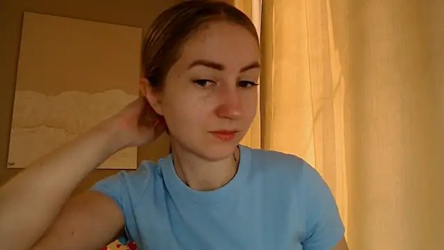 Snapshot of BluueSilk chatting on 03.19.25 BluueSilk online show from 03.19.25