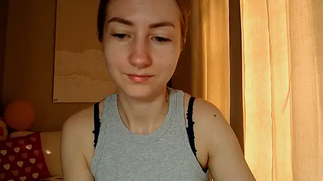 Snapshot of BluueSilk chatting on 03.21.25 BluueSilk online show from 03.21.25