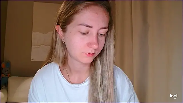 Snapshot of BluueSilk chatting on 09.09.25 BluueSilk online show from 09.09.25