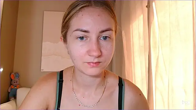 Snapshot of BluueSilk chatting on 09.20.25 BluueSilk online show from 09.20.25