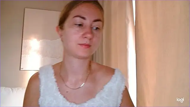 Snapshot of BluueSilk chatting on 09.24.25 BluueSilk online show from 09.24.25