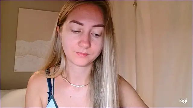 Snapshot of BluueSilk chatting on 09.25.25 BluueSilk online show from 09.25.25