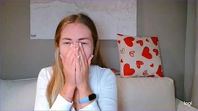 Snapshot of BluueSilk chatting on 09.29.25 BluueSilk online show from 09.29.25