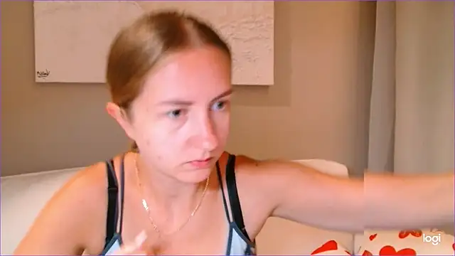 Snapshot of BluueSilk chatting on 10.11.25 BluueSilk online show from 10.11.25