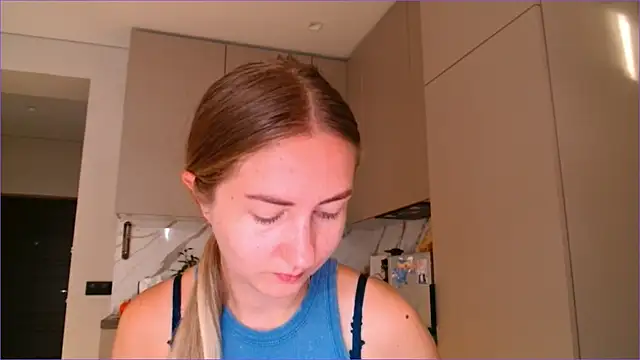 Snapshot of BluueSilk chatting on 11.03.25 BluueSilk online show from 11.03.25