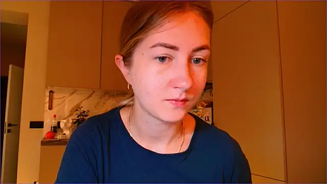 Snapshot of BluueSilk chatting on 11.07.25 BluueSilk online show from 11.07.25