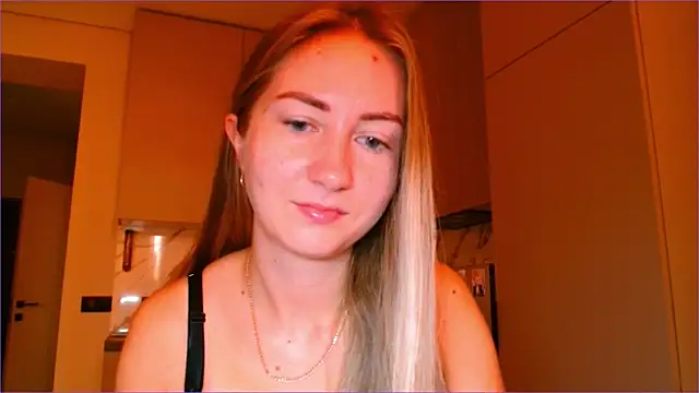 Snapshot of BluueSilk chatting on 11.19.25 BluueSilk online show from 11.19.25