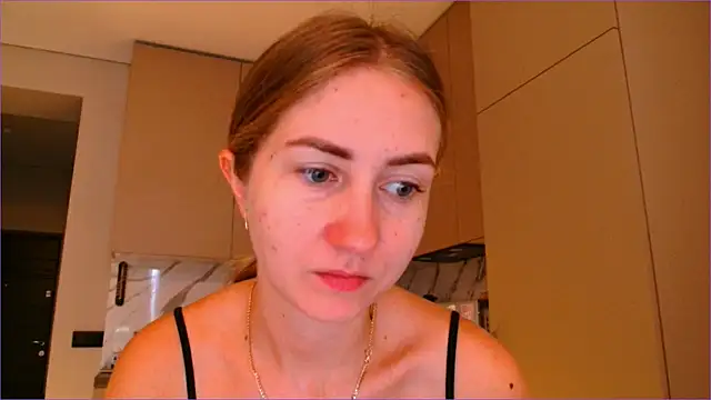 Snapshot of BluueSilk chatting on 11.24.25 BluueSilk online show from 11.24.25