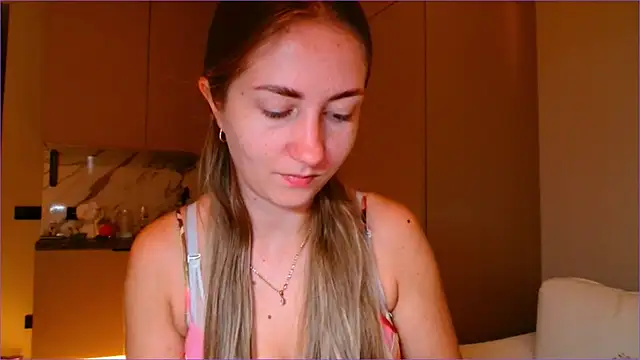 Snapshot of BluueSilk chatting on 11.28.25 BluueSilk online show from 11.28.25