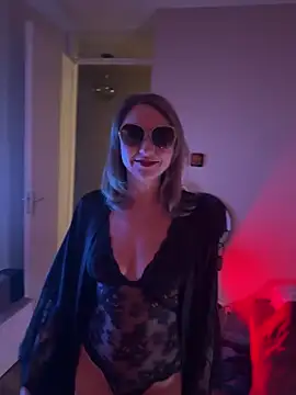 Snapshot of hottogetherNL chatting on 02.24.26 hottogetherNL online show from 02.24.26